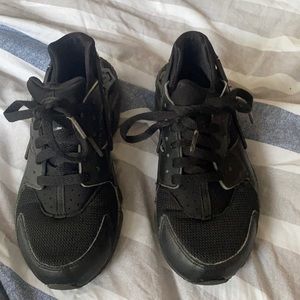 nike huarache black kids
